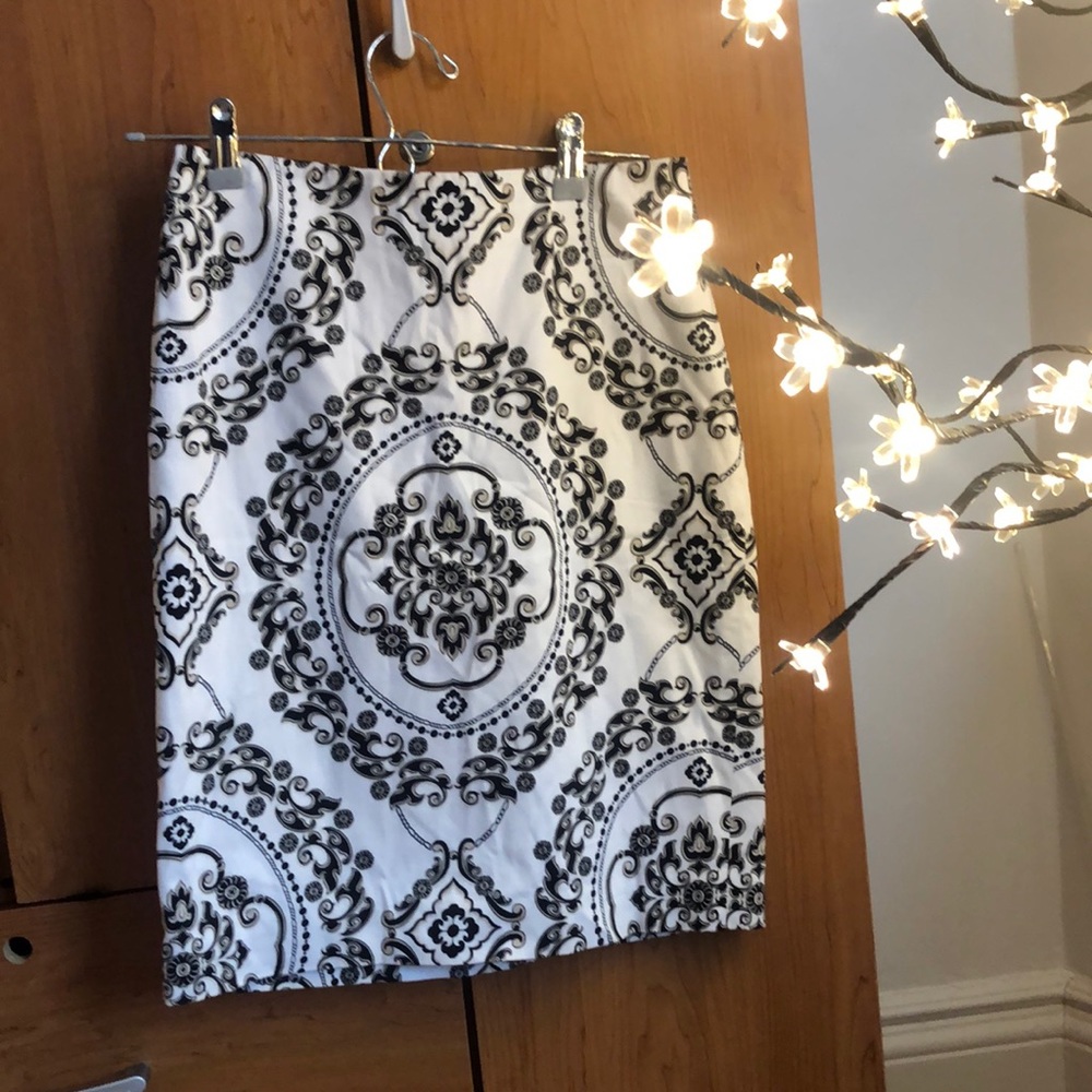 White House Black Market Skirt